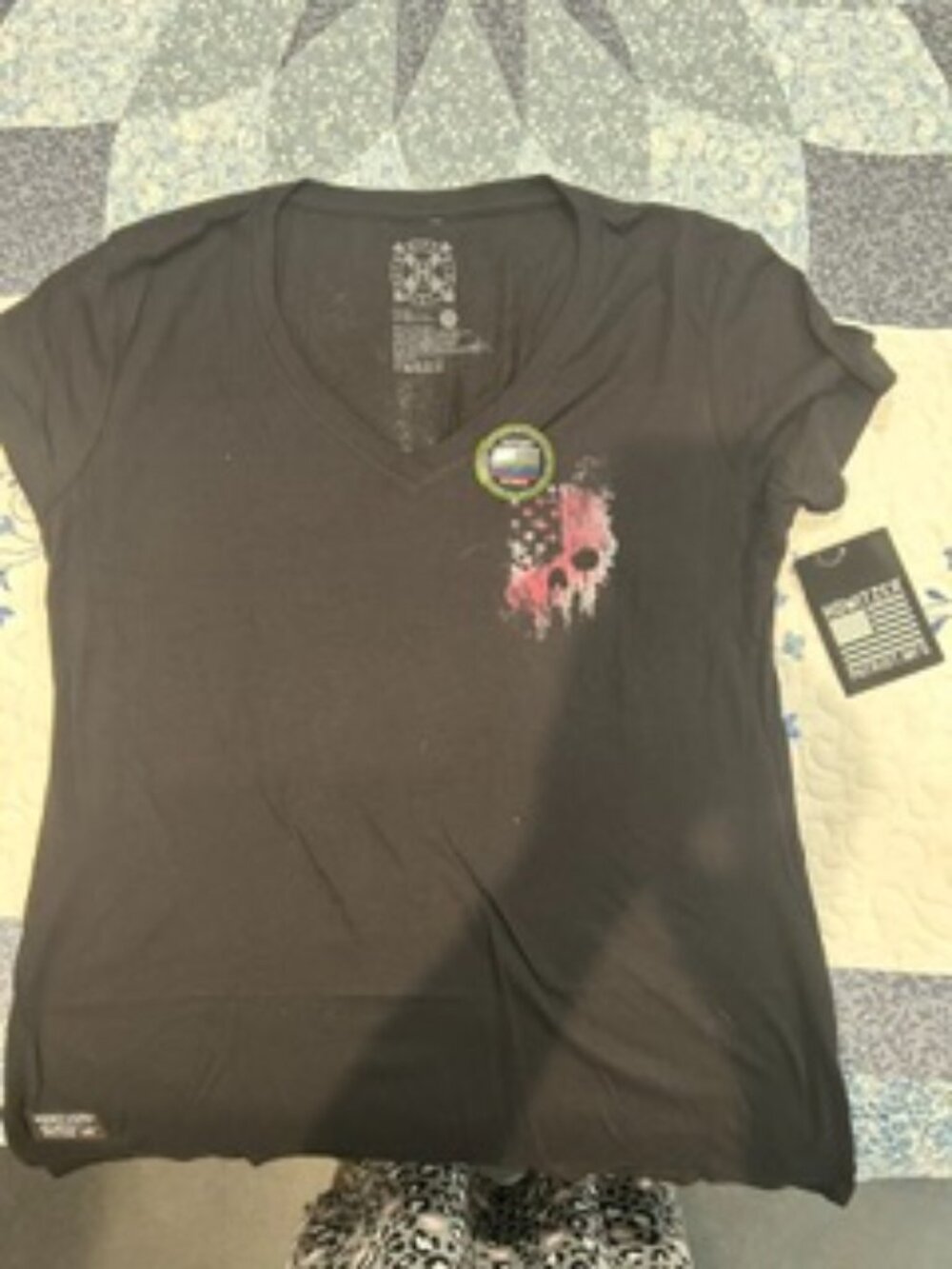 Howitzer Patriot Mfg. t-shirt with pink skull